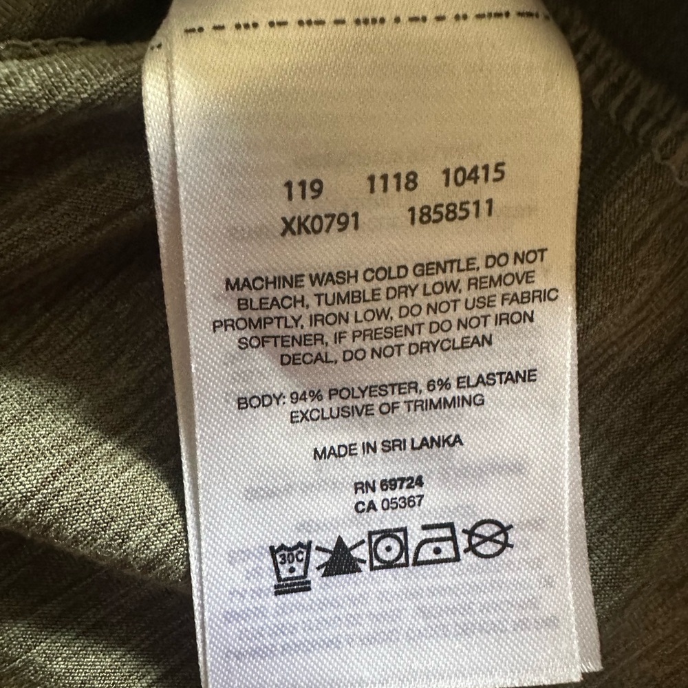 NWOT Columbia Pine Street Split Cowl
Neck/Split Back Athletic Pullover • XS - Picture 10 of 13